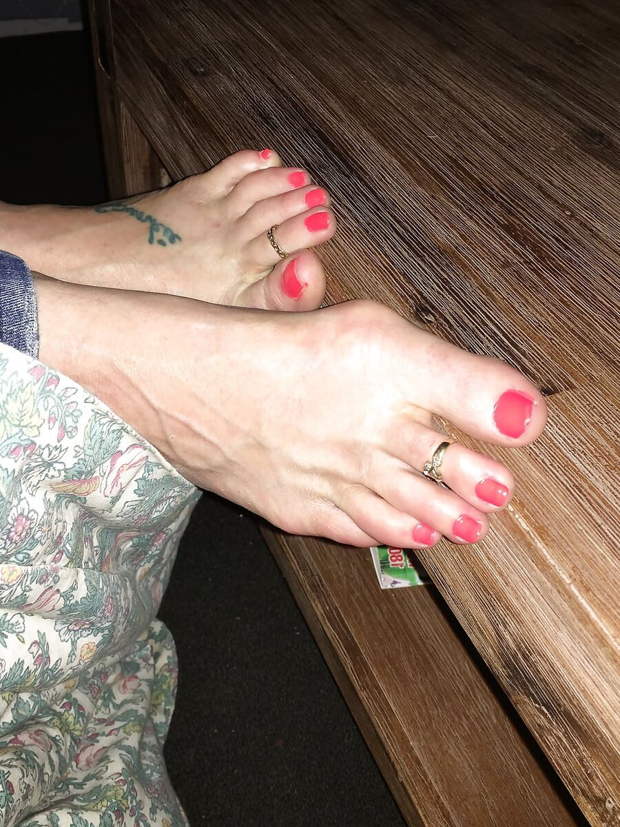 My slutty feet and toes, like?