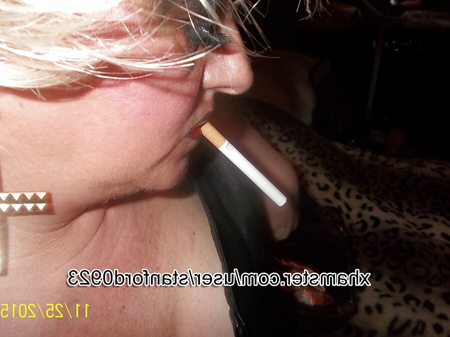 SLUT PIP SMOKING