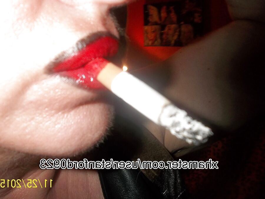SLUT PIP SMOKING