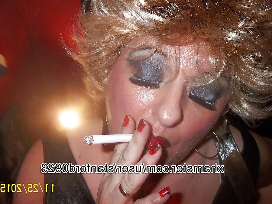 SLUT PIP SMOKING
