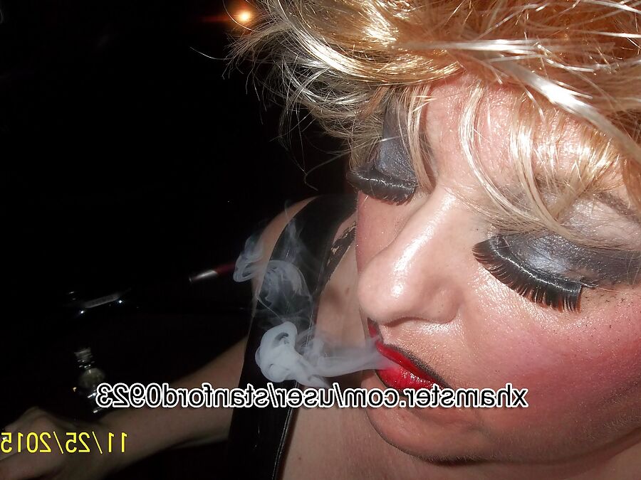 SLUT PIP SMOKING