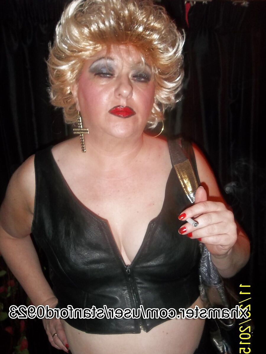 SLUT PIP SMOKING