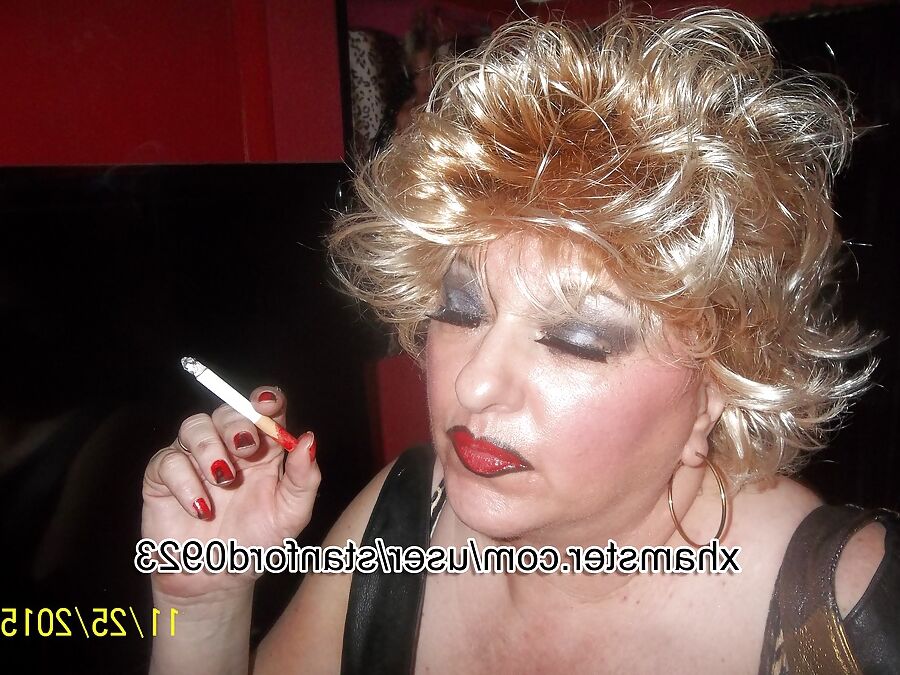 SLUT PIP SMOKING