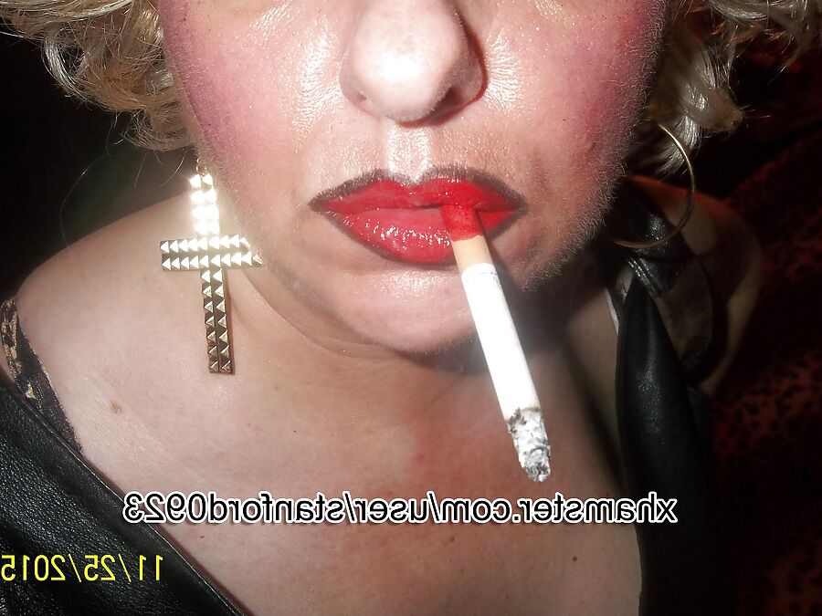 SLUT PIP SMOKING
