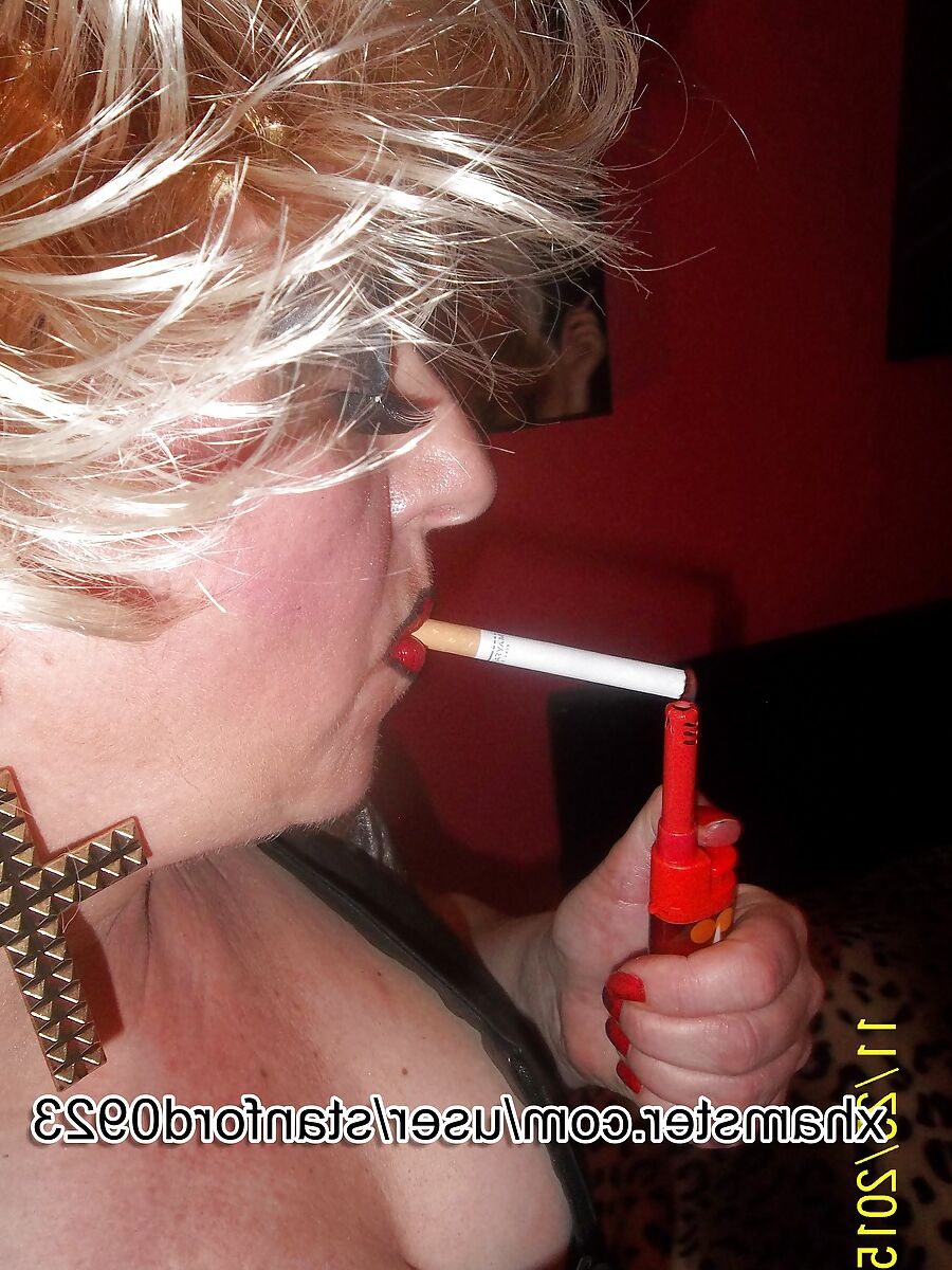 SLUT PIP SMOKING