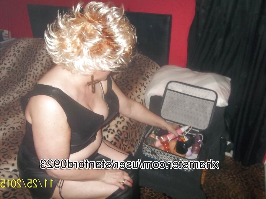SLUT PIP SMOKING