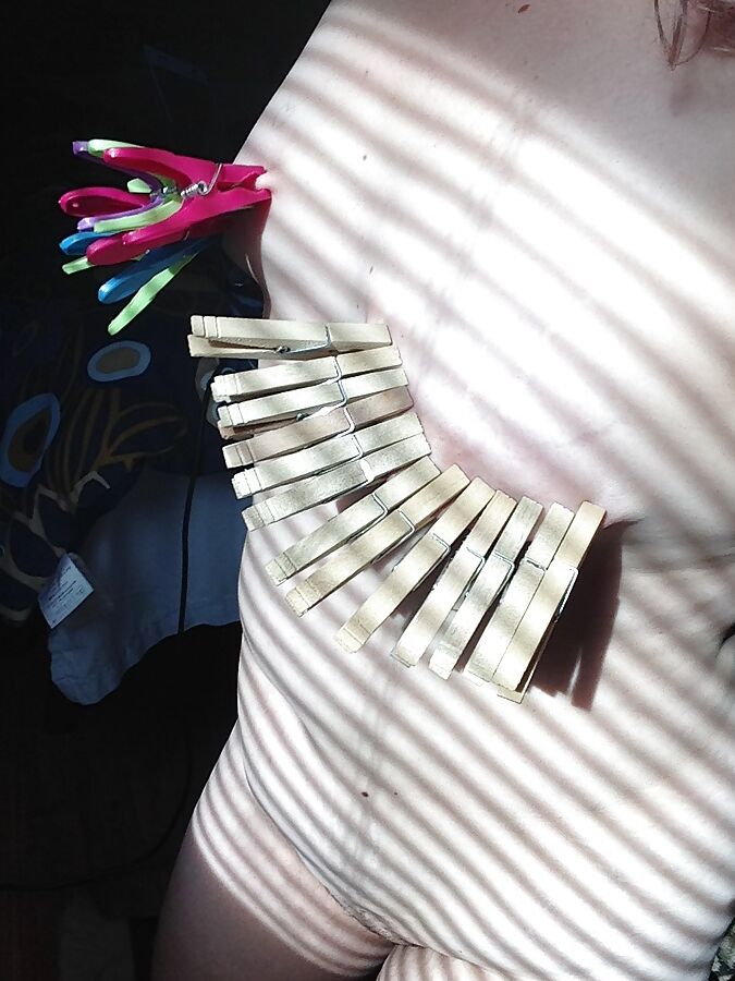 Cloths pin Tits