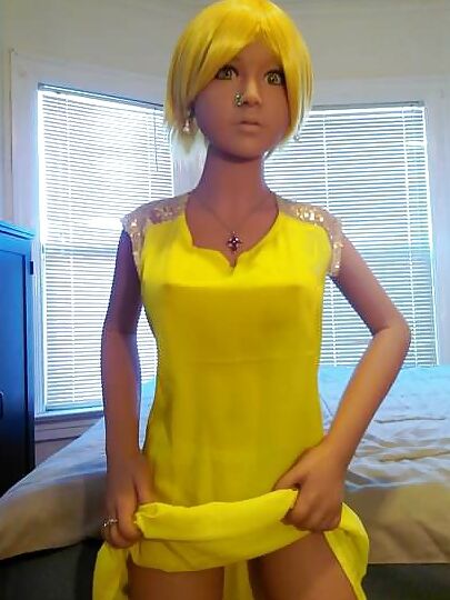 Nina's yellow dress