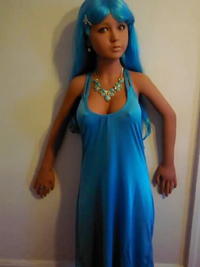 Nina's blue dress
