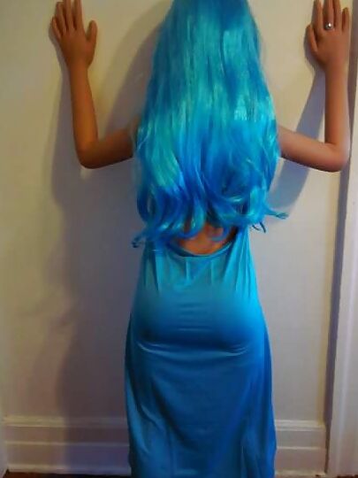 Nina's blue dress
