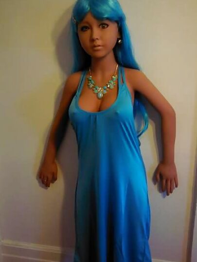 Nina's blue dress