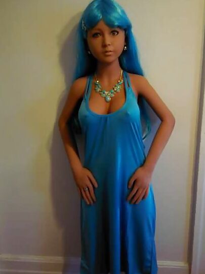 Nina's blue dress
