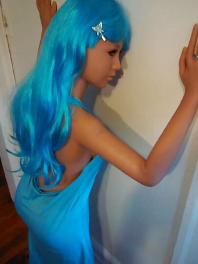 Nina's blue dress