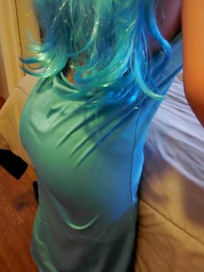 Nina's blue dress