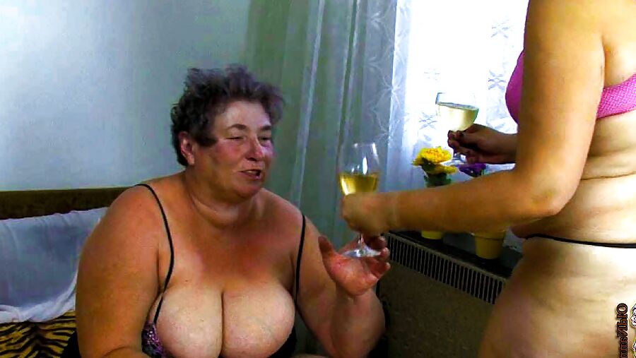 Double dildo fucking