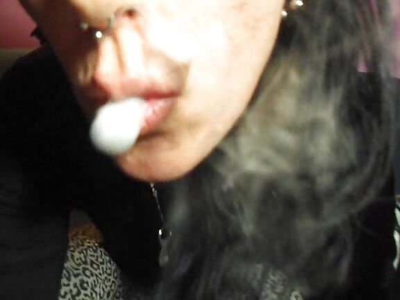 Miss Wagon - SMOKING FETISH