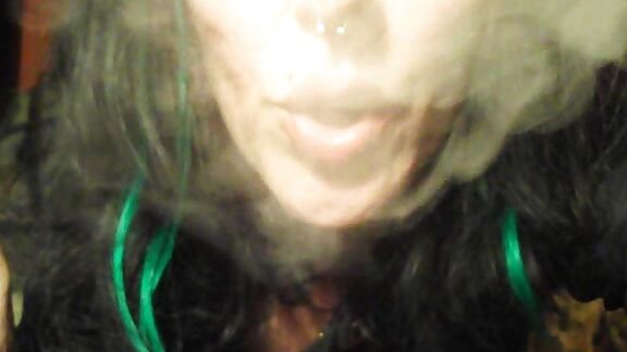 Miss Wagon - SMOKING FETISH