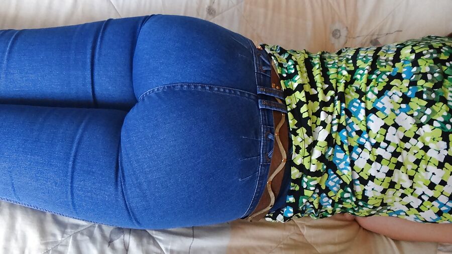 MORE DELICIOUS ass OF MY WIFE - EL CULO DE MI ESPOSA