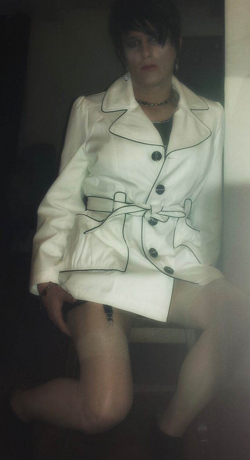 White Mac crossdresser
