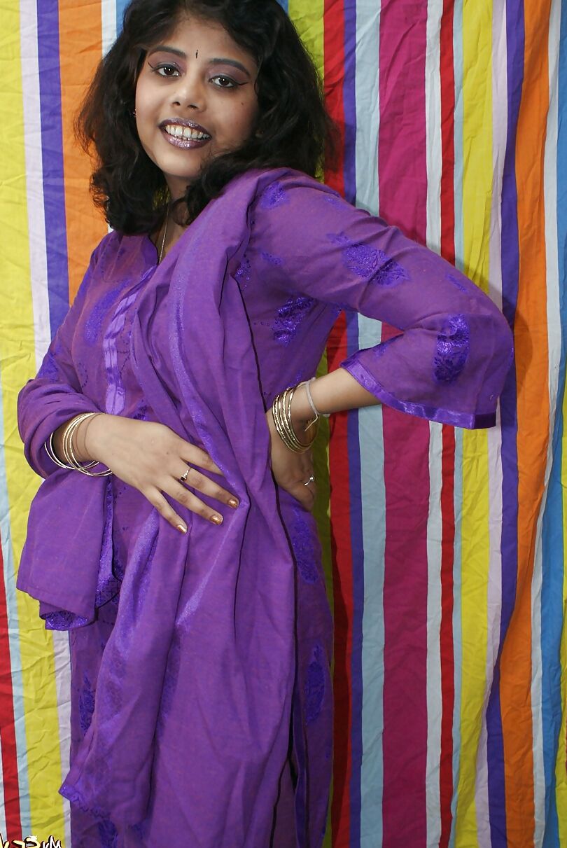 Sexy Indian Rupali Bhabhi - MySexyRupali.com
