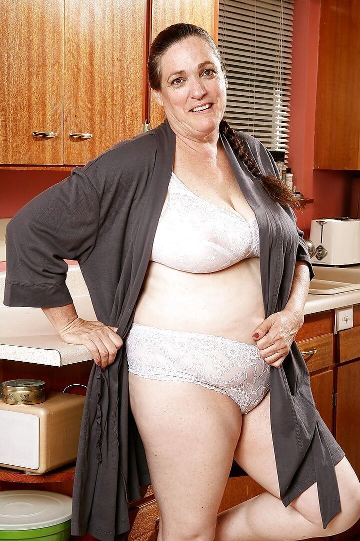 51 year old grandma Lisa from OlderWomanFun