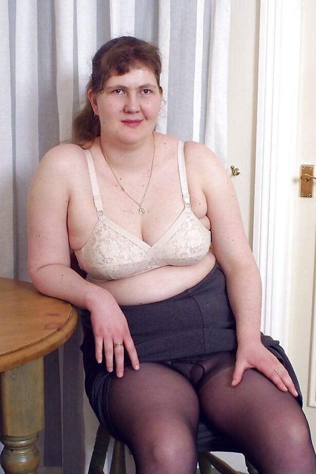 British vicar's wife Elizabeth from OlderWomanFun