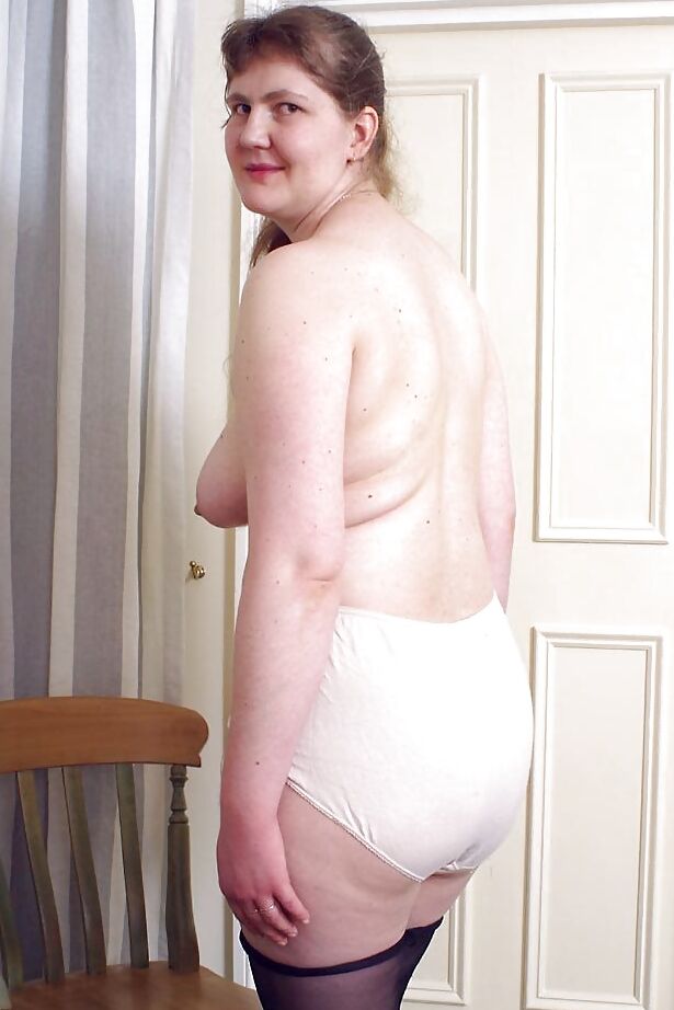 British vicar's wife Elizabeth from OlderWomanFun