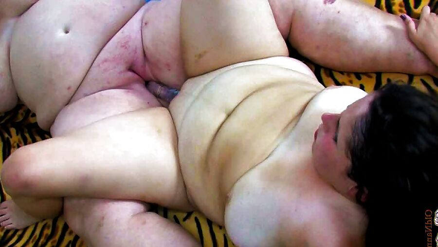 Big toy lesbian fuck