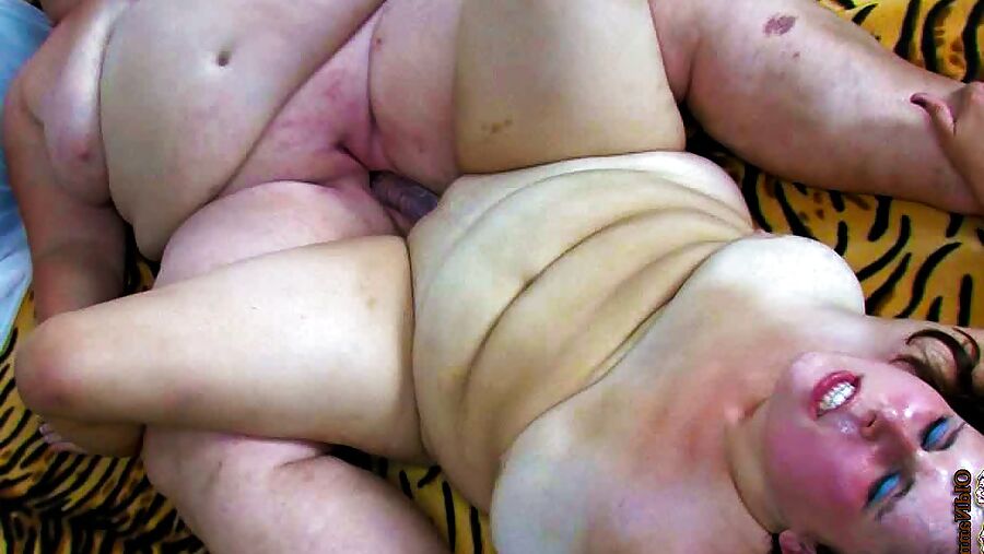 Big toy lesbian fuck
