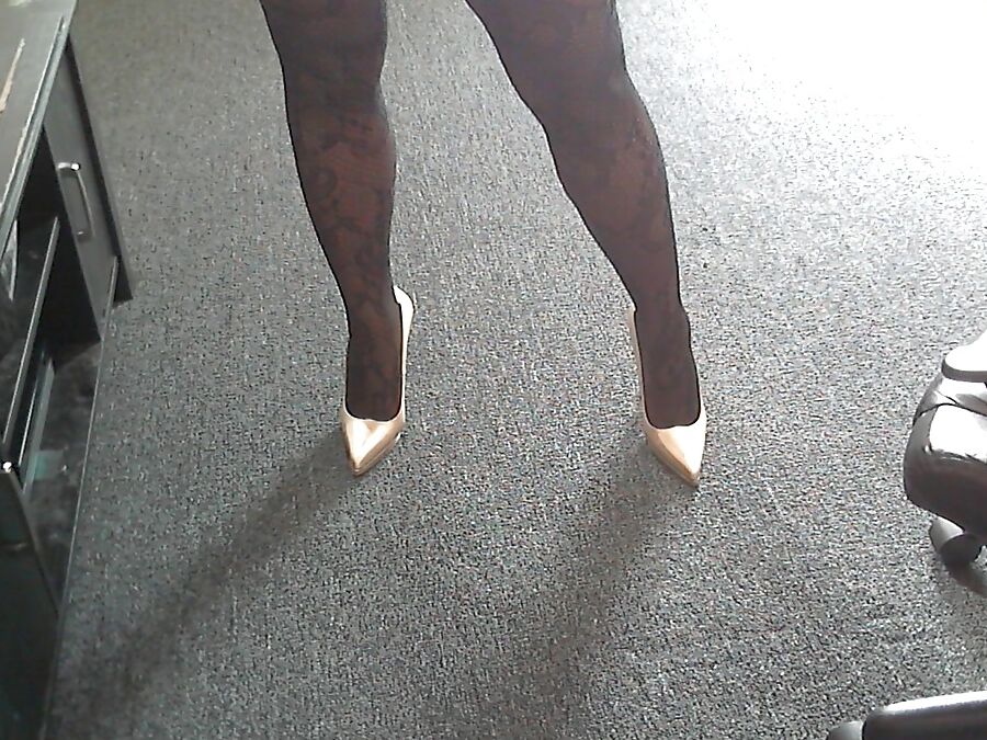 Gold Pumps