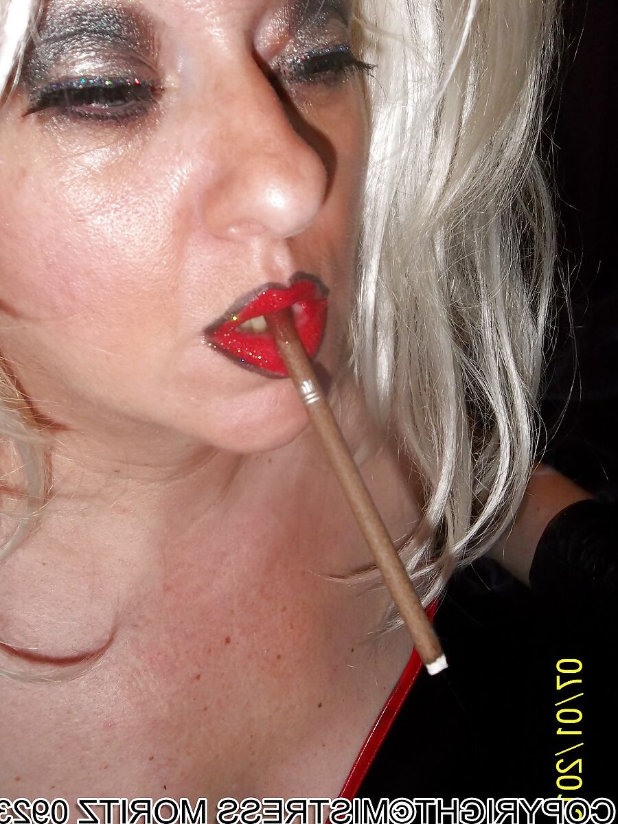SMOKING FETISH I LOVE PT1