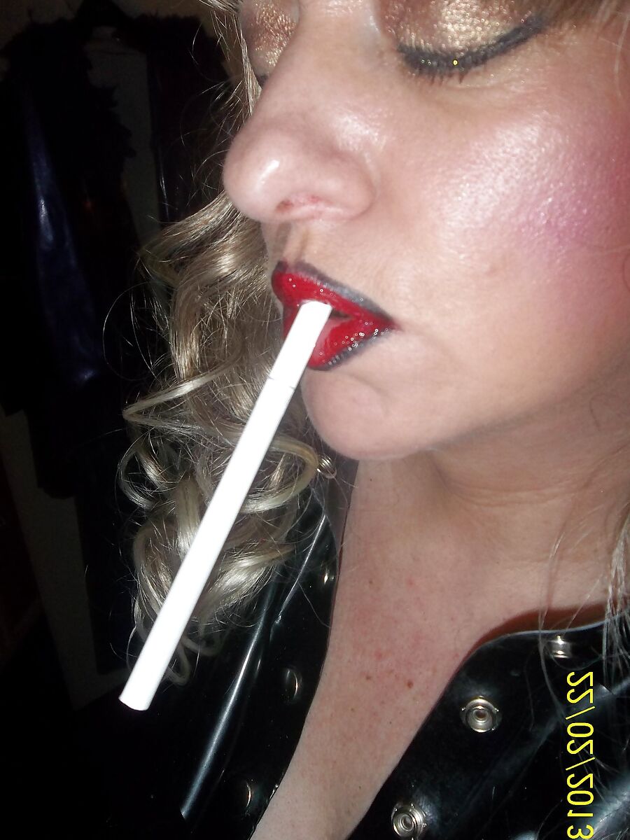 SMOKING SLUT PT 2
