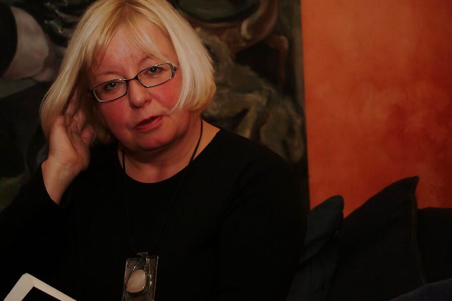 Amateur European Granny wants a hard fuck