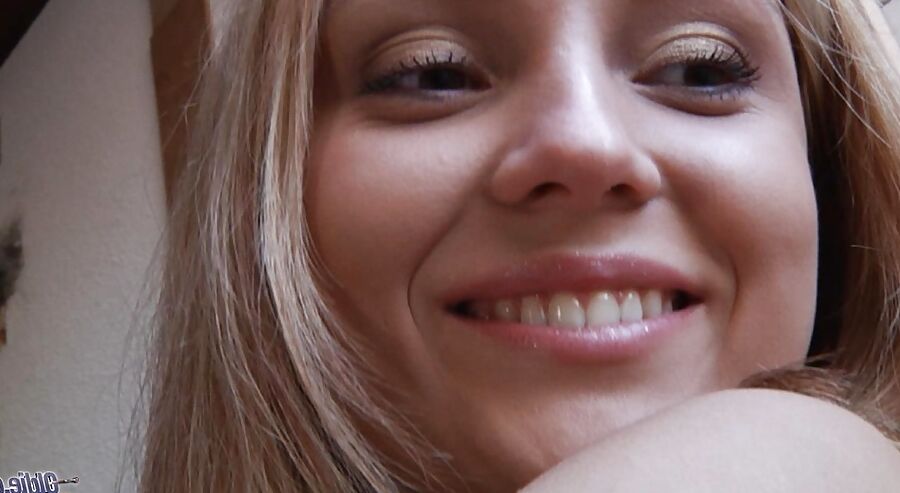 Pervert old man got a tasty young pussy from a horny teeny
