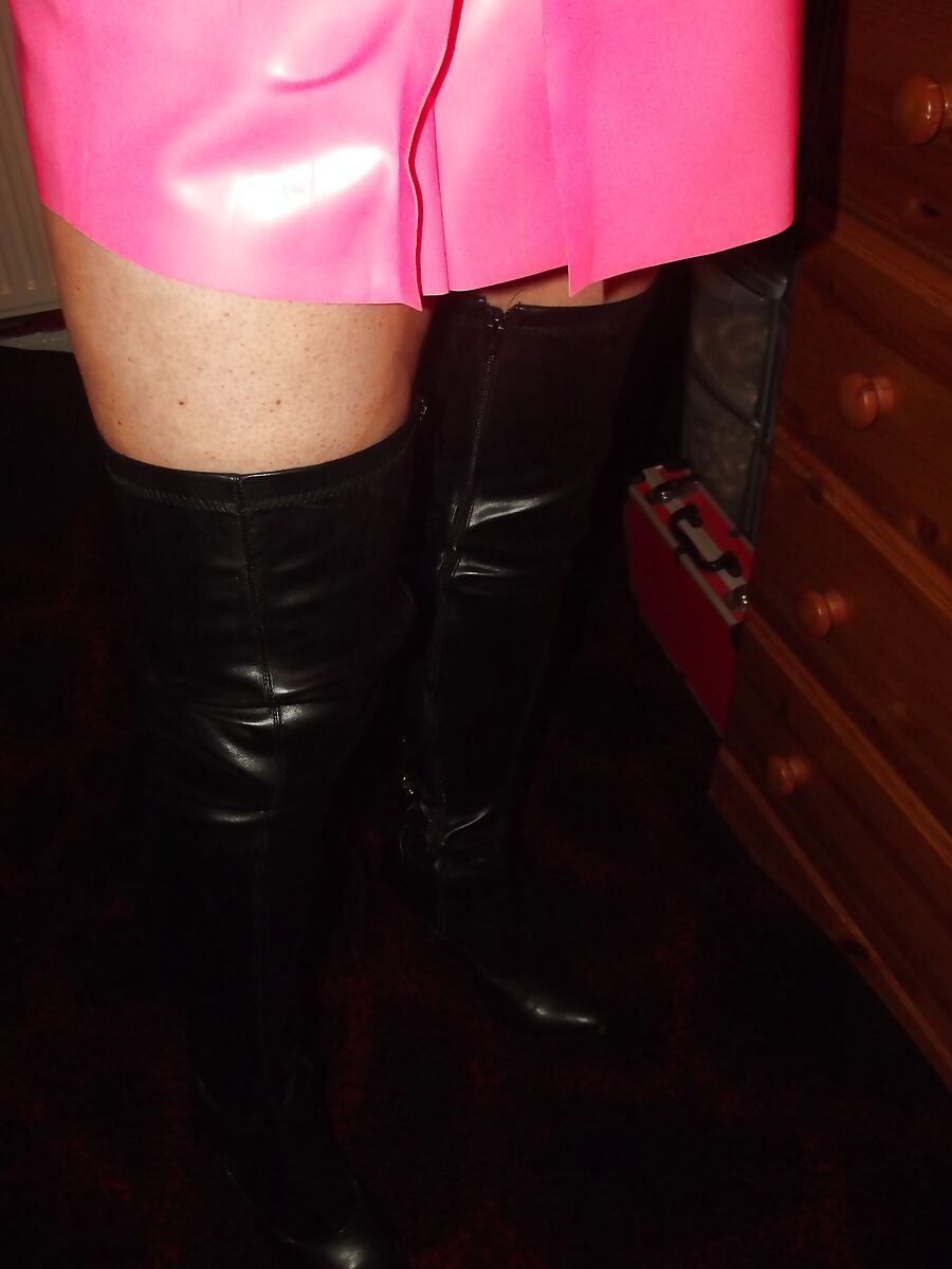 PINK BOMBSHELL