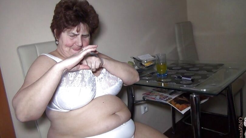 Lesbian grannies and teens fuckin and licking