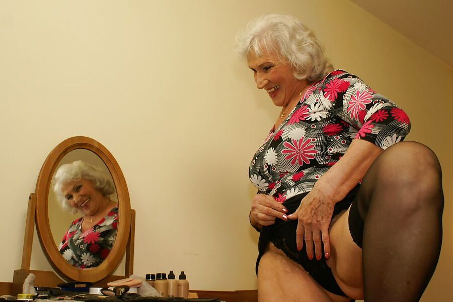 Real Grandmother Shaking Her Old Hairy Cunt PART 1