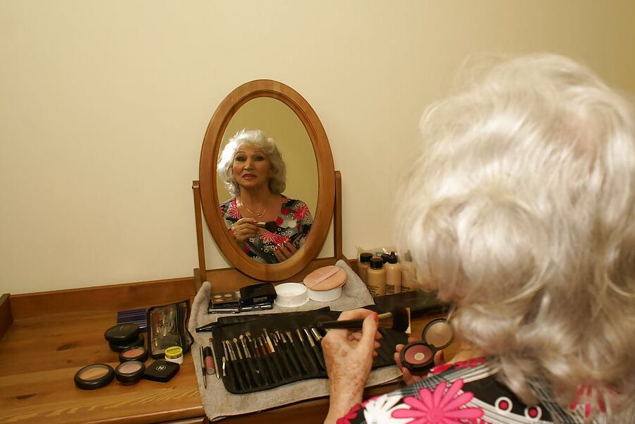 Real Grandmother Shaking Her Old Hairy Cunt PART 1