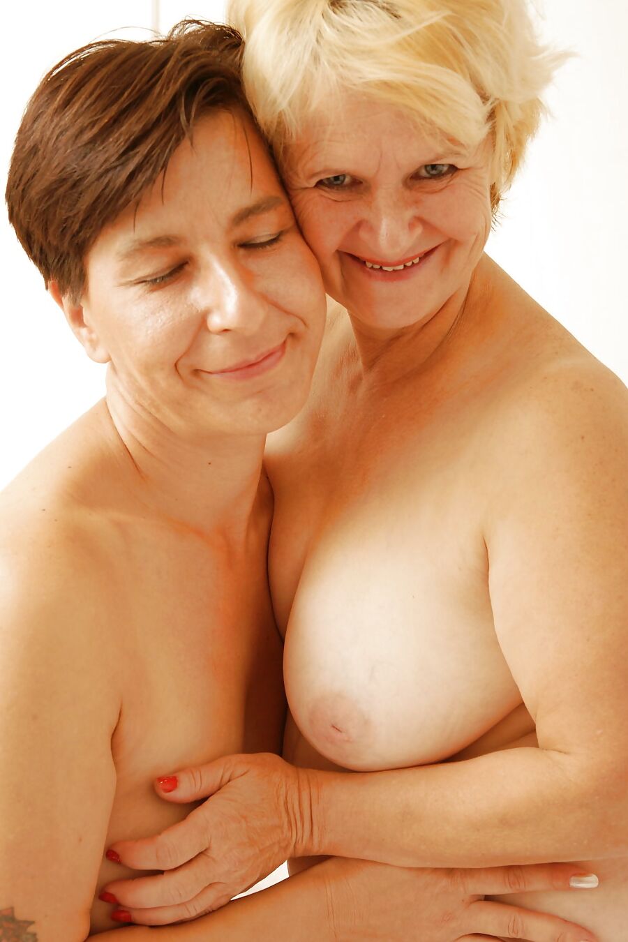 Old granny fucks mature lesbian mother PART 2