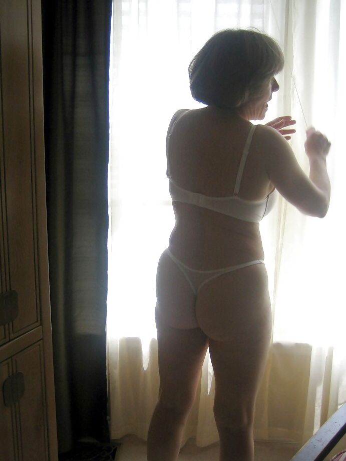 MarieRocks 50+ Naked MILF in the Shadows