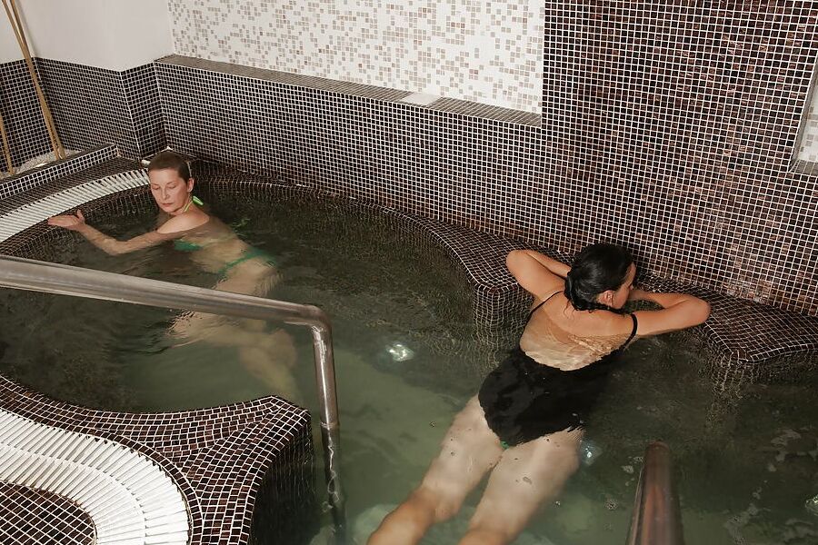 Mature mothers in shower and sauna PART 1