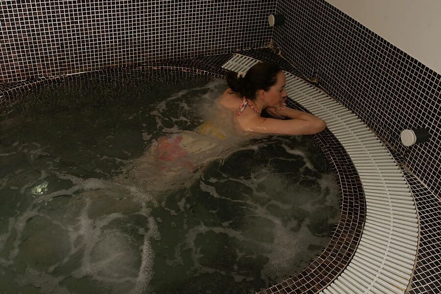 Mature mothers in shower and sauna PART 1
