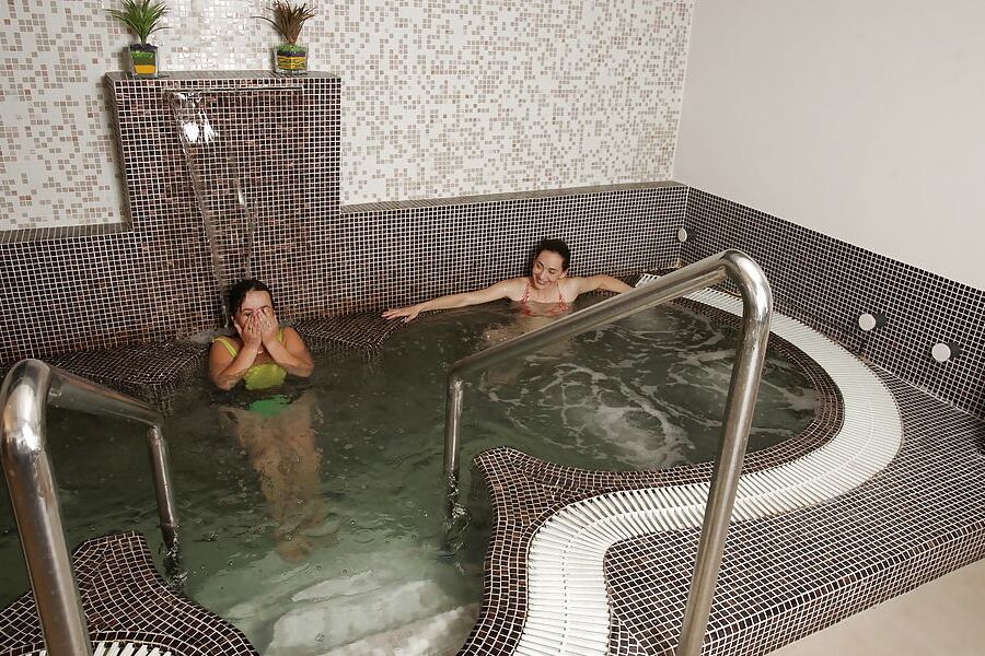 Mature mothers in shower and sauna PART 1