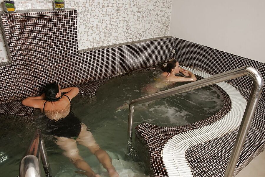 Mature mothers in shower and sauna PART 1