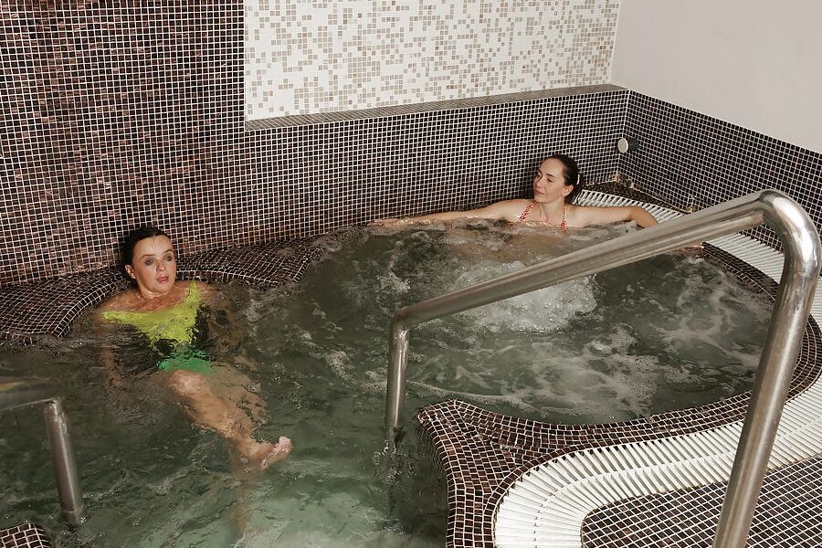 Mature mothers in shower and sauna PART 1