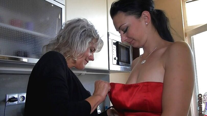 Sexy mature fuck brunette girl: OldNanny