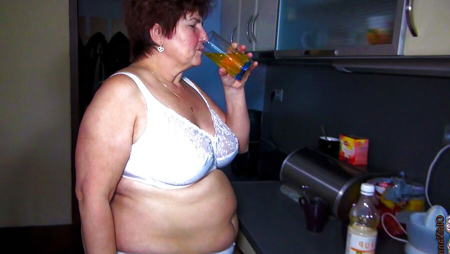 Grandma fucking her pussy with a dildo: OldNanny