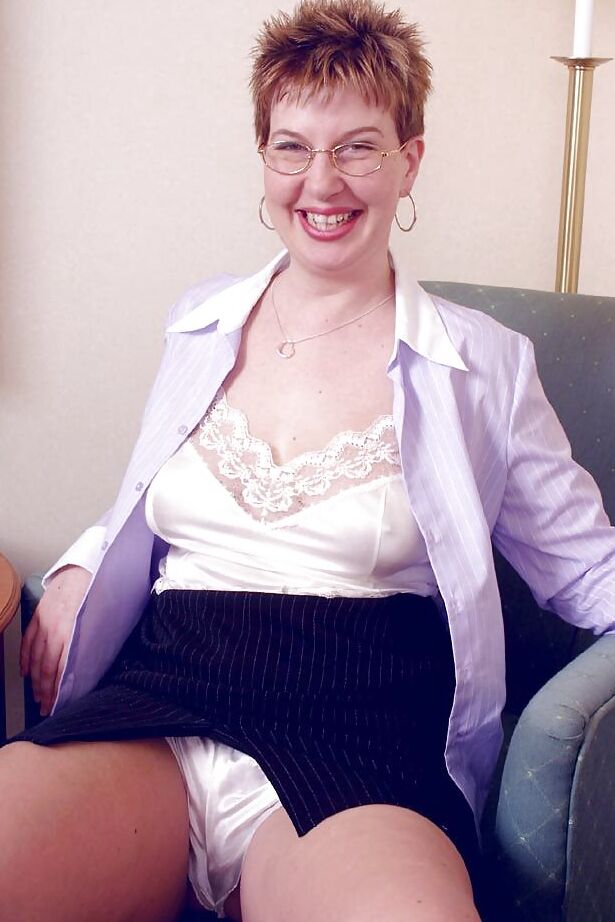 Mom Sunny from OlderWomanFun