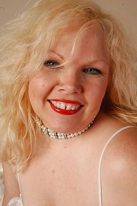 Chubby mature blonde threesome