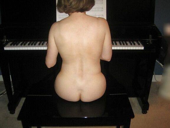 MarieRocks 50+ Sexy Round Ass Sitting Down